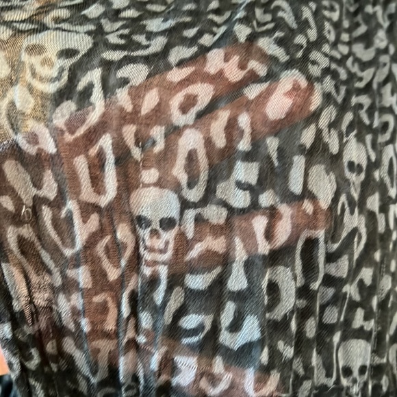 Skull Infinity Scarf - Picture 4 of 7